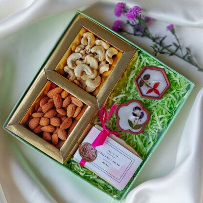 Calyz Green Box Festive Hamper - Image 2